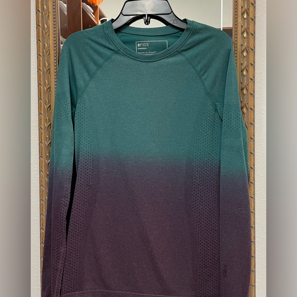 Figs Ombre Green and Purple Salta seamless underscrub top
